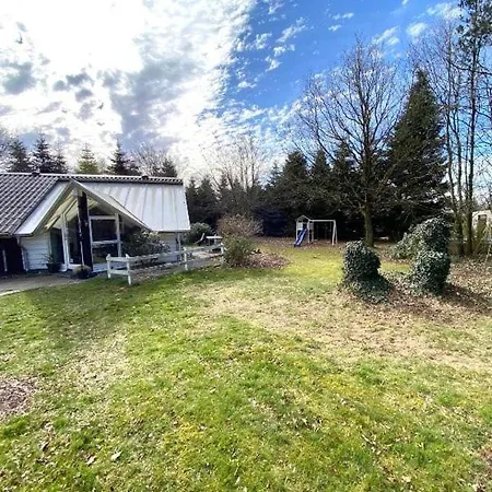 Hébergement de vacances Family With Sauna And Hot Tub *