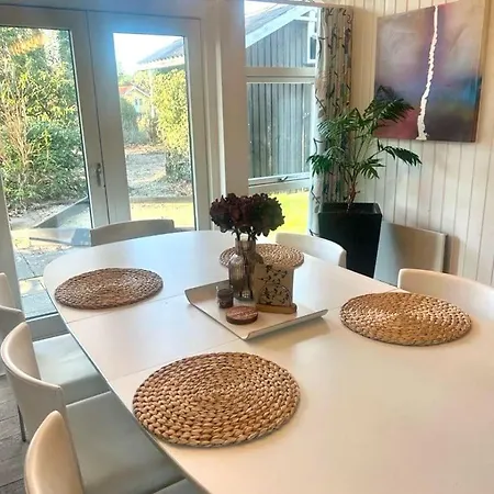 Family With Sauna And Hot Tub Hébergement de vacances Oksbøl