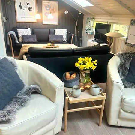 Family With Sauna And Hot Tub *