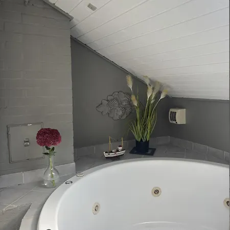 Hébergement de vacances Family With Sauna And Hot Tub