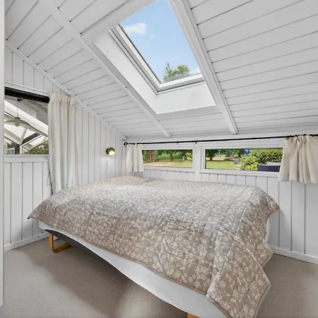 Family With Sauna And Hot Tub Holiday home